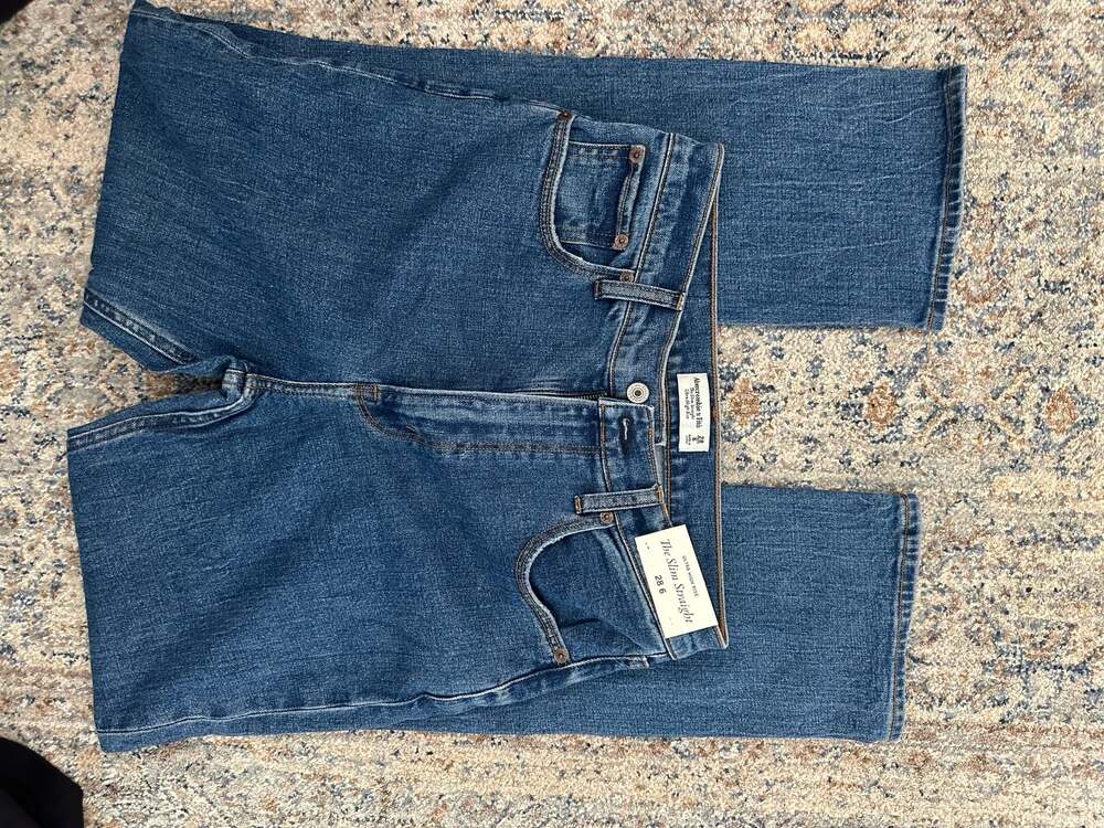 Abercrombie & Fitch The Slim Straight Ultra High Rise Jeans, Size 28/6